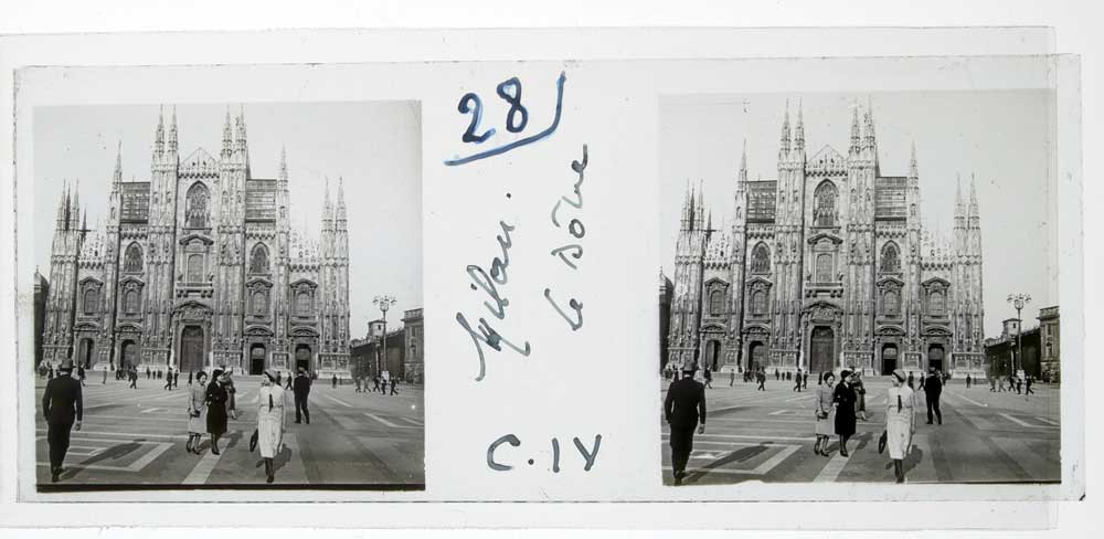 MIND WORK 
Glass Positive Stereoscopy of the Milan Cathedral from 1920