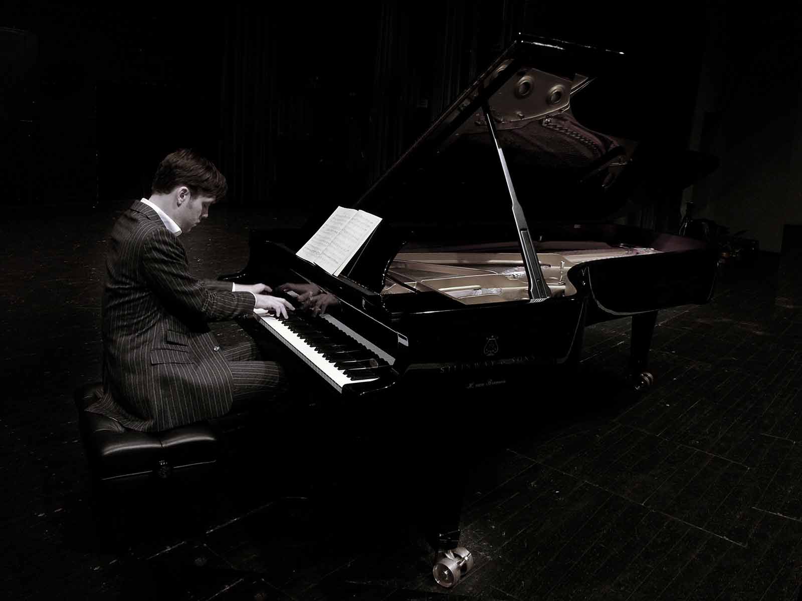 Classical Piano Player Florian Uhlig, Cologne 2008 by Martin Blum